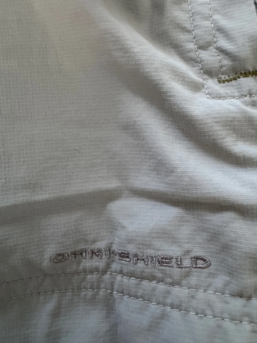 Columbia Field Gear lightweight cargo shorts. XL